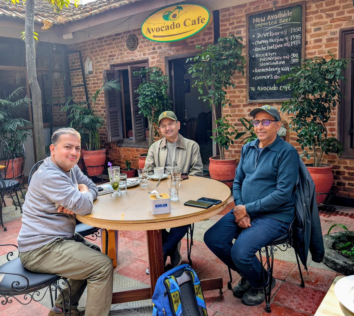 HikmatThap57042's tweet photo. फ्रान्सवासी नेपाली लेखक/ पत्रकार ददी सापकोटा र @registandiary देवेन्द्र भट्टराईसंग आज दिउँसो । https://t.co/6hL1wPZjIF