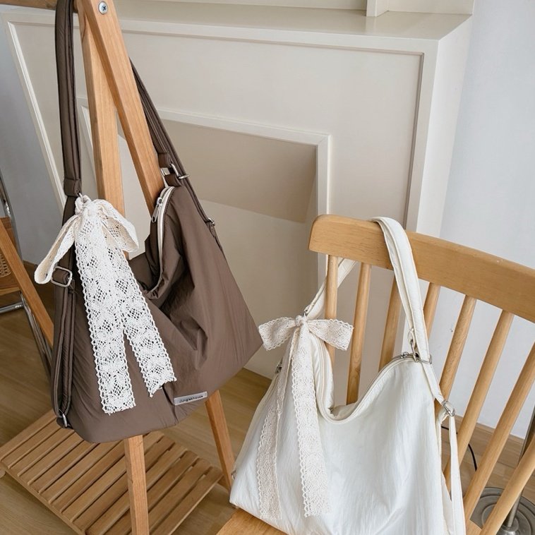 lavieenreverie's tweet image. Effortlessly pretty tote bags ✨

— a thread