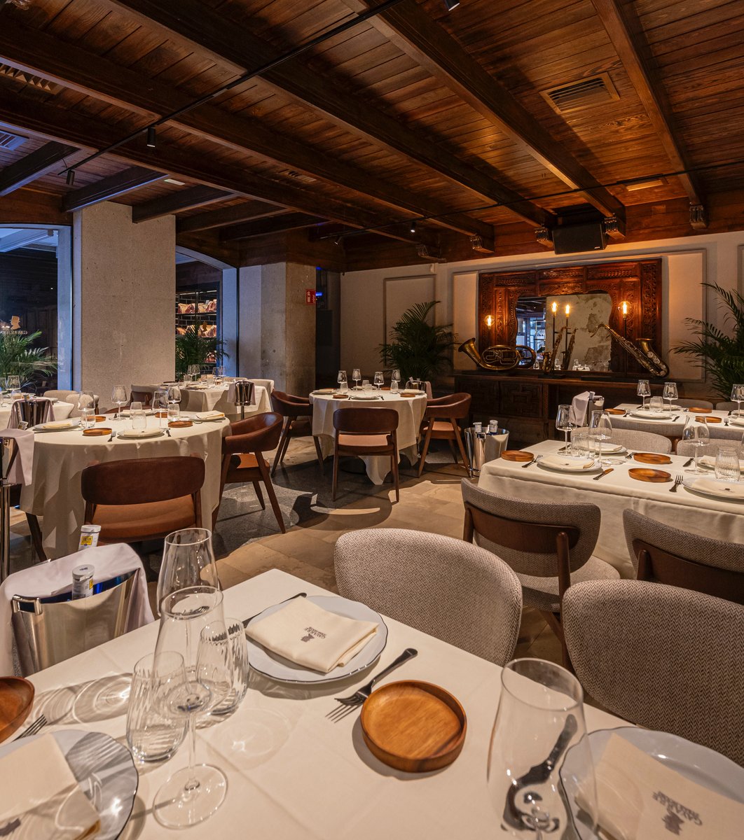 Muy ilusionados con el nuevo año. ¿Has probado ya el nuevo Gayarre? 🍽️🍷🍸

#grupooter #gayarre #gayarrecopas #restaurantesmadrid