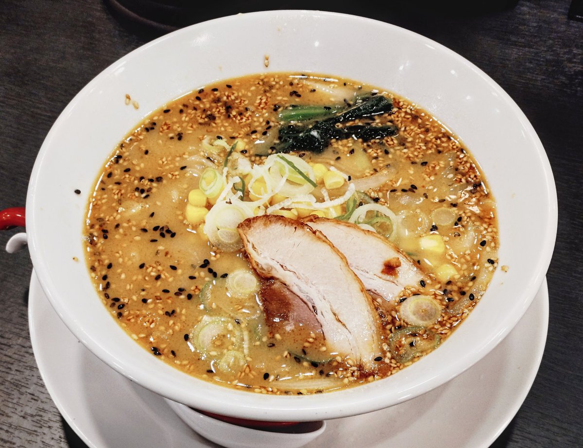 Type10Ak's tweet image. 宮城県大崎市古川、幸楽苑古川バイパス店。

ごま味噌ラーメンミックスセット1,290円。

この値段でここまで食べさせてくれるんだから凄いよなぁ。