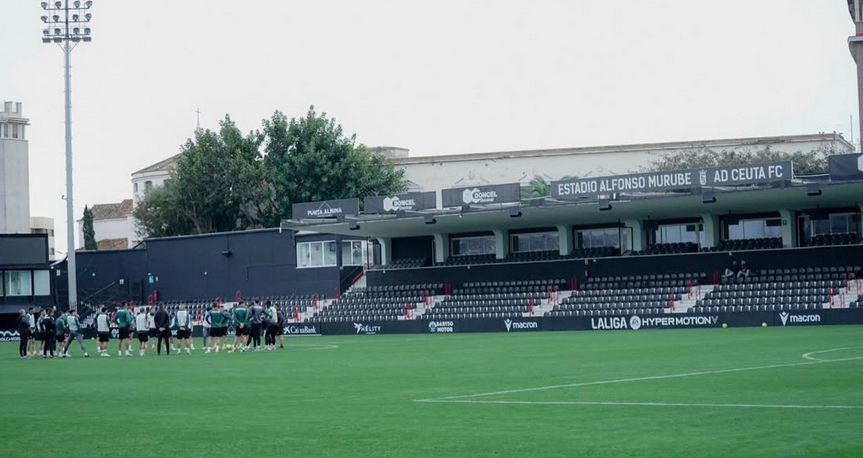 soydelceuta's tweet image. 🚸 #ENTRENAMIENTO | JORNADA DE PUERTAS ABIERTAS❗️

🏋️‍♂️ La AD Ceuta abrirá las puertas del Alfonso Murube en el entrenamiento de mañana sábado 03 de enero para todo aquel que lo desee

🏟️ Acceso puerta tribuna
🗓️ Sábado 03 de enero
🕦 11:30h.