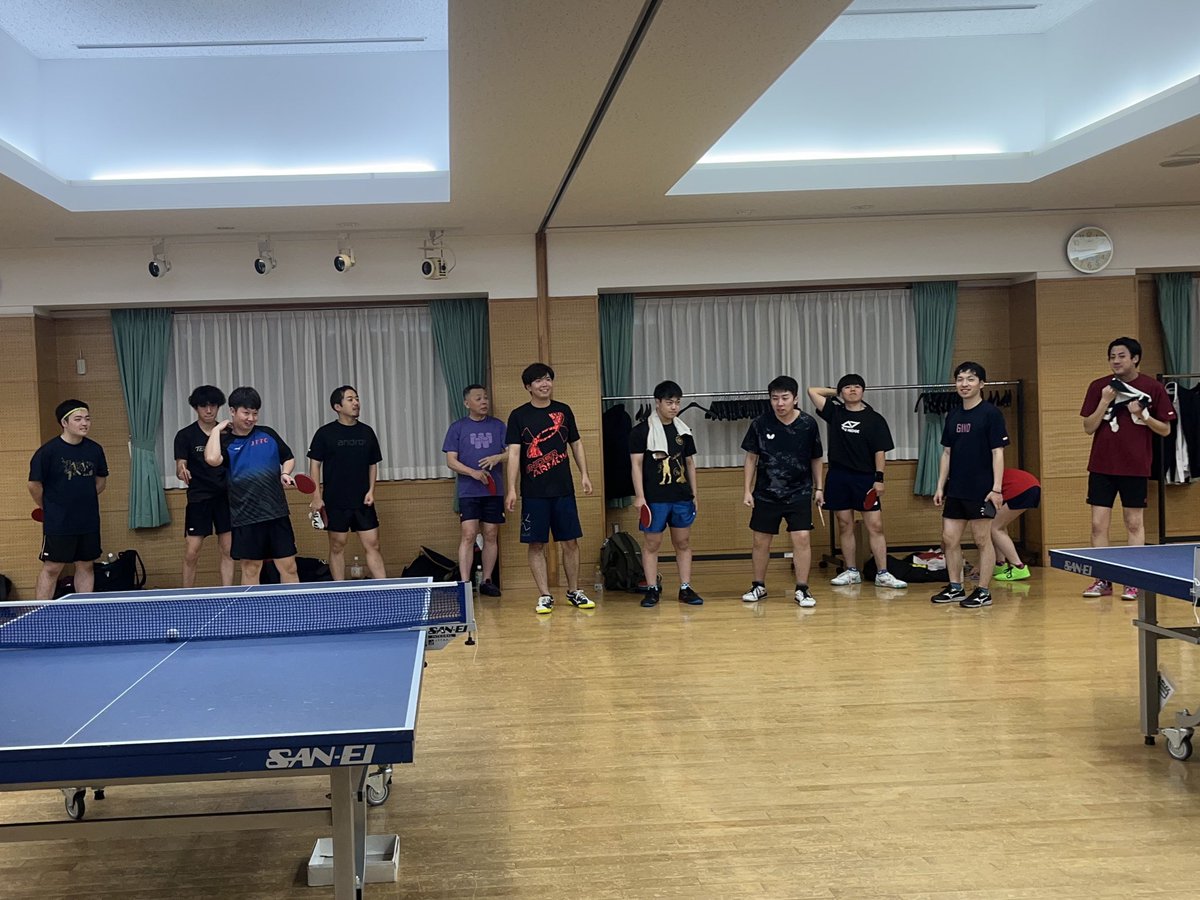 South_Sail_s's tweet image. 12/25🏓Wと1本団体
主催の忘れ物🎩を返すがてら参加🥹
優勝🏆
🎄は我が夫婦が優勝を頂きました🌟
いやぁ、めちゃくちゃ楽しかった😆🔔🎁

#卓球 #TableTennis #MerryChristmas
