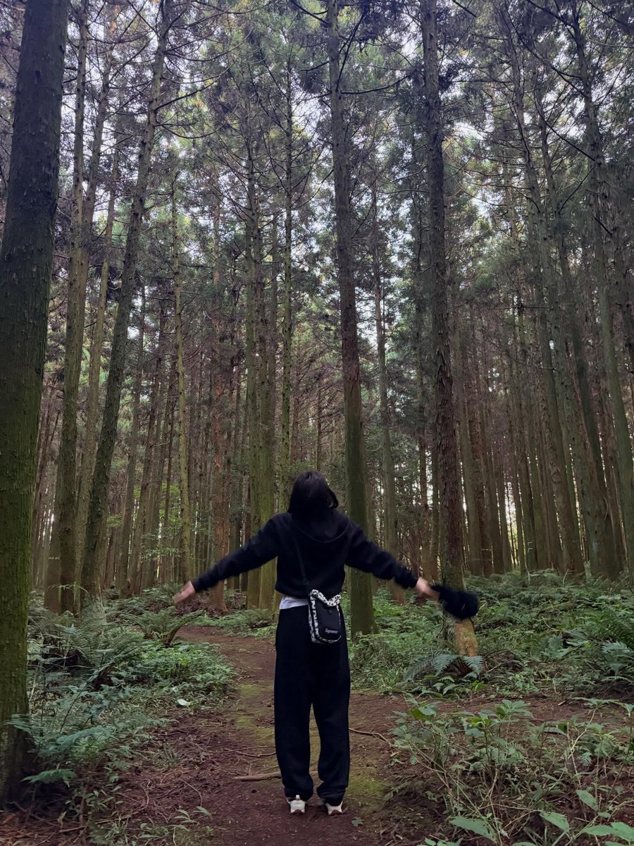 tjruby_'s tweet image. ผู้ที่รักการแคมป์ปิ้ง เดินป่าและชอบอยู่กับธรรมชาติที่สุด สถานที่ฮีลใจของเจนนี่ ช่วงไหนที่ได้พักจากตารางงานแล้วเจนนี่เงียบหายไปให้รู้เลยว่าหายไปเข้าป่า