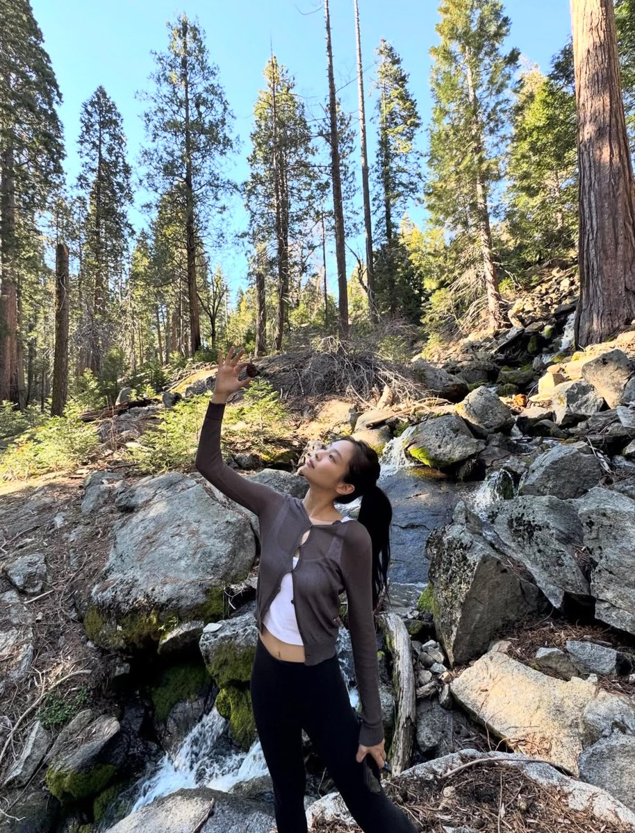 tjruby_'s tweet image. ผู้ที่รักการแคมป์ปิ้ง เดินป่าและชอบอยู่กับธรรมชาติที่สุด สถานที่ฮีลใจของเจนนี่ ช่วงไหนที่ได้พักจากตารางงานแล้วเจนนี่เงียบหายไปให้รู้เลยว่าหายไปเข้าป่า