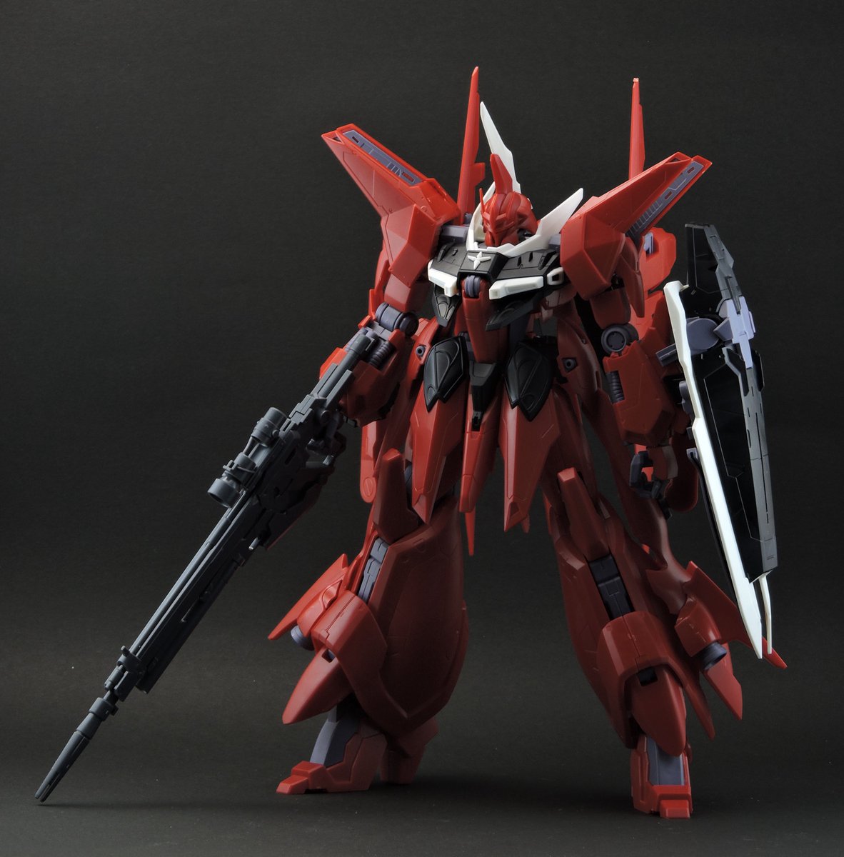 #新春モデラー交流会2026
今年高校卒業生のモデラーです
今年は､､､､MGで出ないビルド系の機体を作るのが目標ᕦ(ò_óˇ)
ついでに組み終わったリバウも