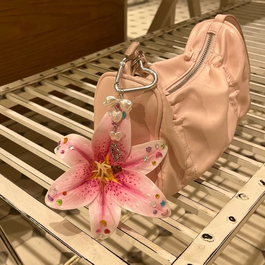 lebihcerah's tweet image. the charm that belongs on your bag🫖💬