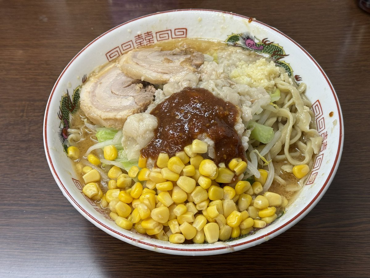 ad_motsu's tweet image. 全人類、関内二郎の味噌を食べて欲しい
一口目に感じる甘みがいつもの二郎よりも際立ってて、それを味噌が引き立ててるんです。ニンニクはない方が邪魔しないで美味しいんじゃないかってぐらい。…