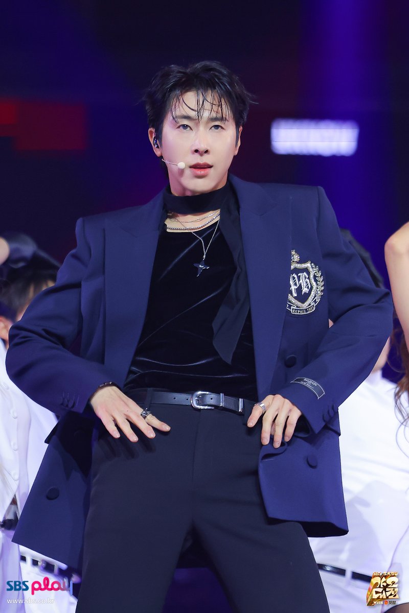 📍2025 SBS 가요대전🎅

유노윤호 (UKNOW) 현장포토📸

MORE🔗 programs.sbs.co.kr/enter/2025sbsg…

#가요대전 #SBS가요대전 #2025SBS가요대전 #2025SBSGAYODAEJEON #유노윤호 #UKNOW <a href="/TVXQ/">TVXQ!</a>