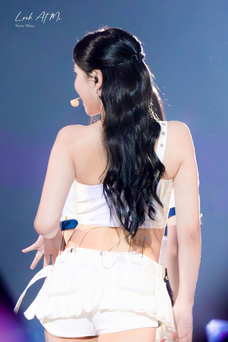 Look At Mi tweet media