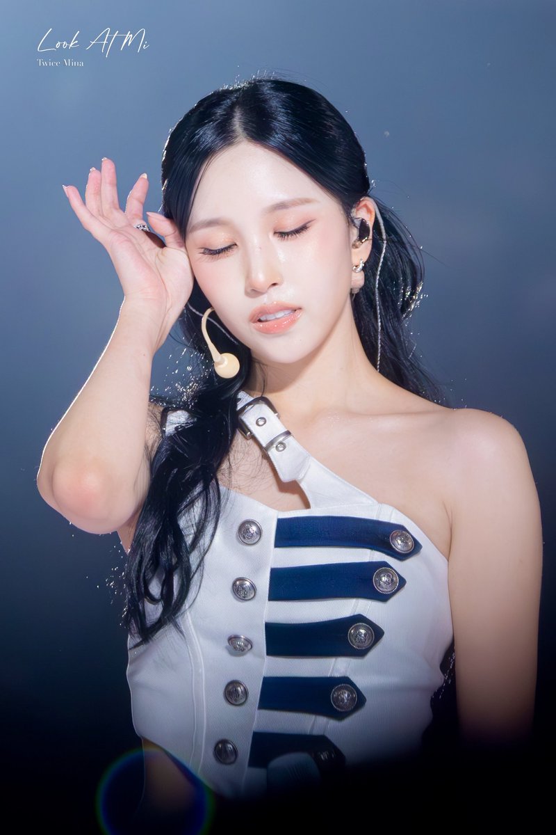 Look At Mi tweet media