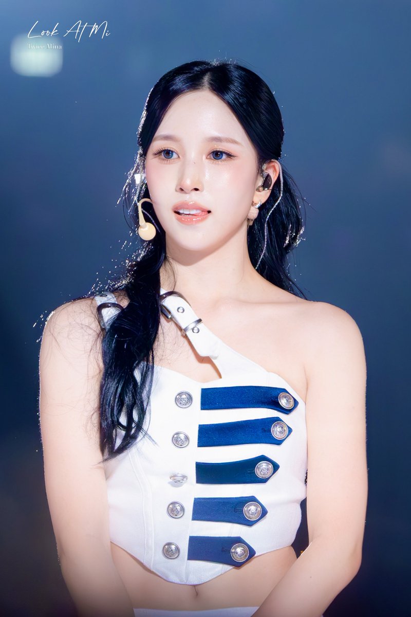 Look At Mi tweet media