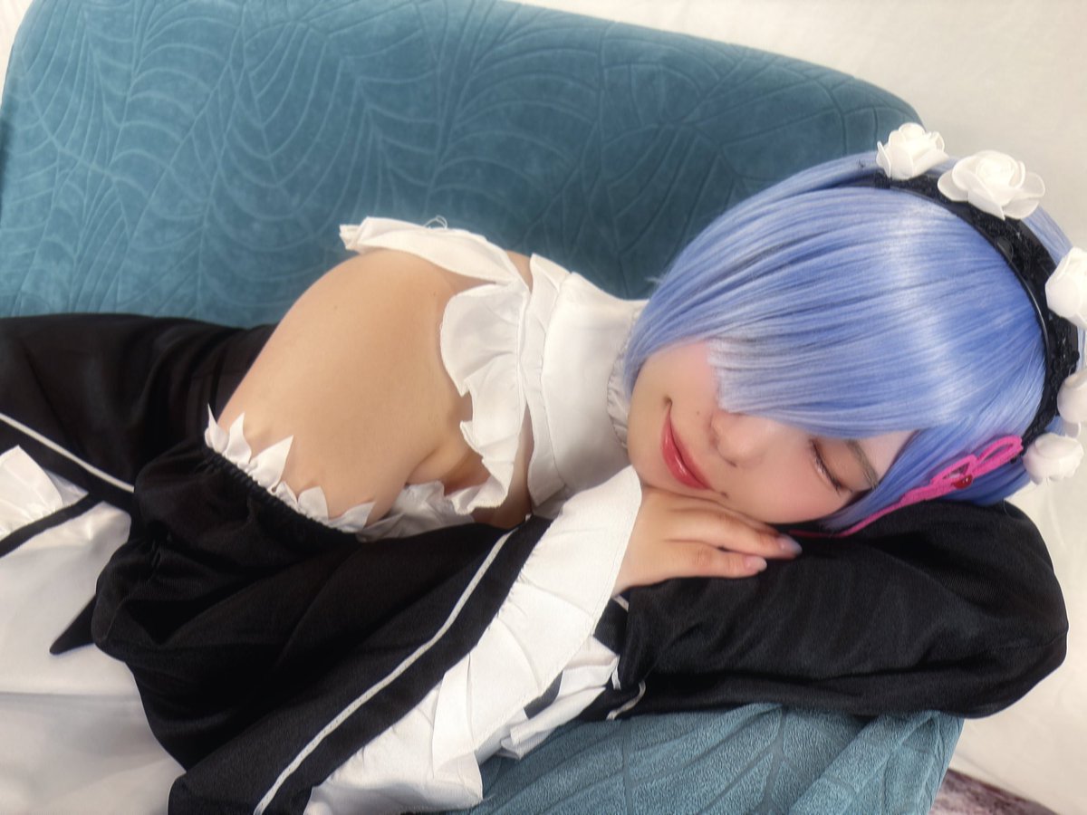 あけましておめでとうございます🎍
今年もよろしくねっ☺️
今月からまたグラビア活動がスタートするので、今年もたくさんの方に知ってもらえるように頑張りたいです🥺💕
そして❣️
このツイート限定でリプ返します🥰
みんなからのあけおめ待ってるよっ😍❤️

#グラビア　#撮影会　#倉敷　#岡山　#アイドル