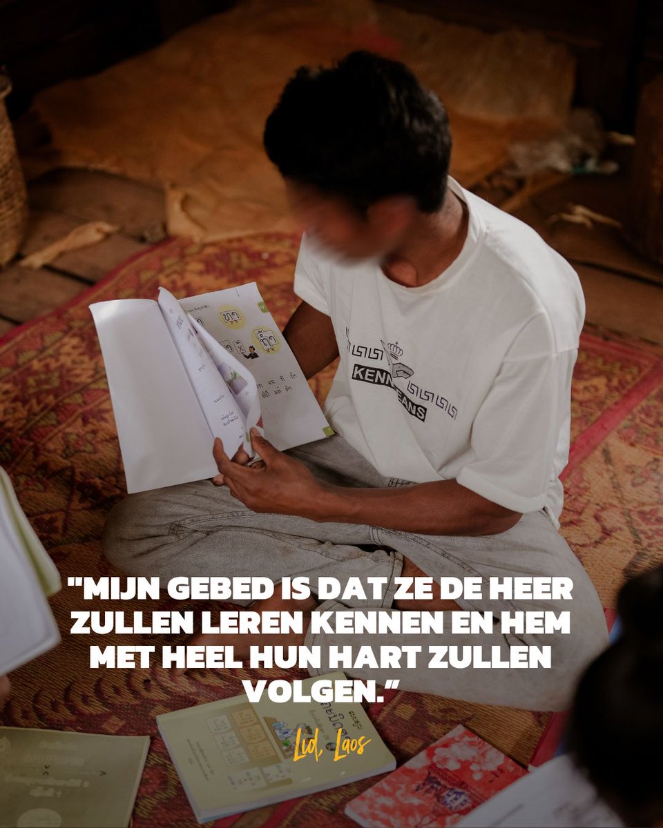 Lid* is een vervolgde christen uit #Laos. Ooit was hij analfabeet, maar nu geeft hij zelf lees- en schrijfonderwijs aan vervolgde kinderen in zijn gemeenschap! Lid's droom is dat kinderen door zijn lessen uiteindelijk Gods Woord kunnen lezen. 🙏 Bid mee voor Lid. 

#gebed #bidden