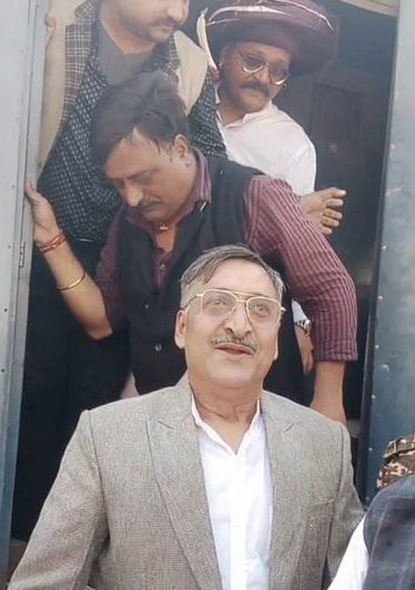 BrahminSpeaks01's tweet photo. Adv Anil Mishra ji और अन्य 8 साथियों को गिरफ्तार कर लिया गया है।  यह कार्रवाई बताती है कि देश मे दोगला कानून चल रहा है और फर्जी हिन्दुवादी सरकार हिन्दुत्व का चोला ओढ़ बैठे है।  सरकार की नाकामी का जबाब देगा आज सवर्ण समाज 
#ReleseAdvAnilMishra https://t.co/jCEd0sB5ZA
