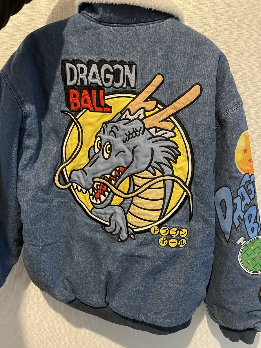 オンラインで買えなかったので、最寄りのBREEZEアミュ店に開店30分前に