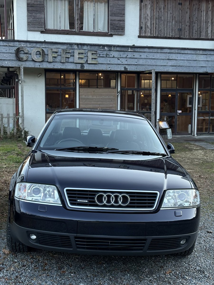 a6c5_audi's tweet photo. 相模湖が見えるカフェでお茶をしました。薪ストーブがあってゆっくり出来ました。A6は��線の安定性が素晴らしい。 https://t.co/Pf1nZBTsPG