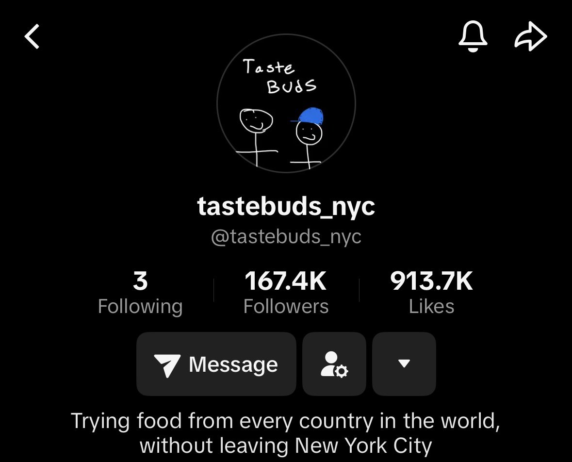 _evija's tweet image. Šorīt atklāju dikti mīlīgu tiktoka kontu - divi draugi ik nedēļu griež laimes ratu, uz kura sarindotas visas pasaules valstis, pēc tam atrod tās valsts restorānu Ņujorkā un dodas tur vakariņot. Imigrantu stāsti, labs ēdiens, forša vīriešu draudzība - viss, ko man vajag.