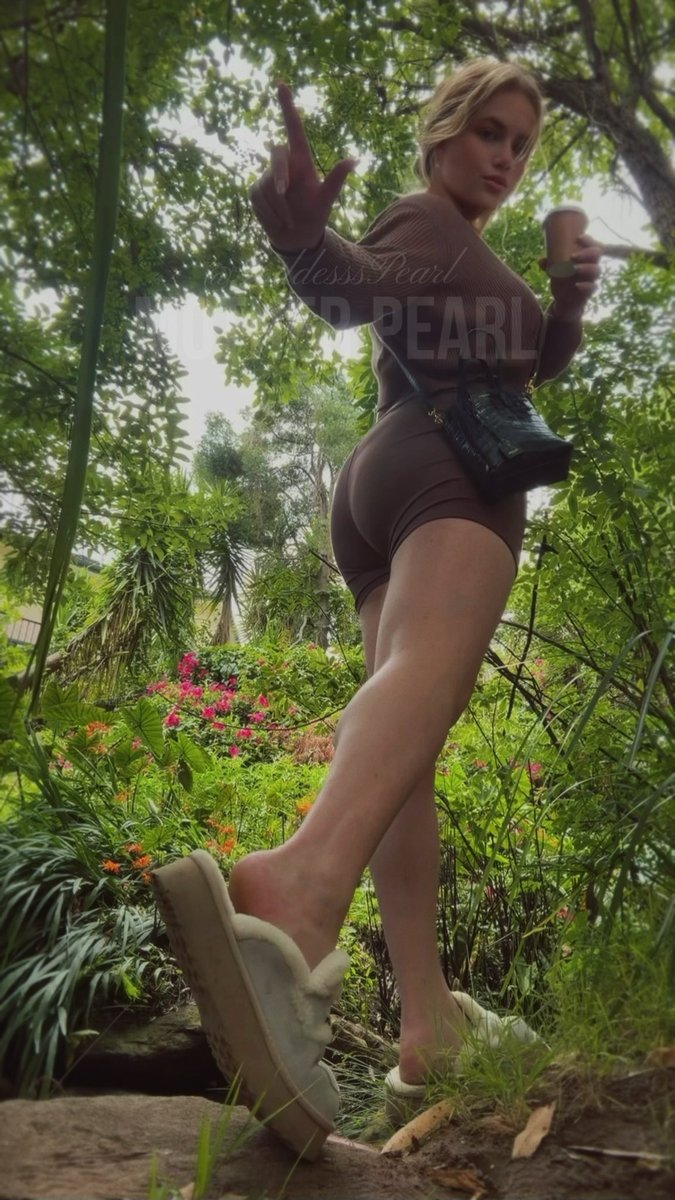 goddessspearl's tweet image. did me in uggs make u sniff the screen? go send