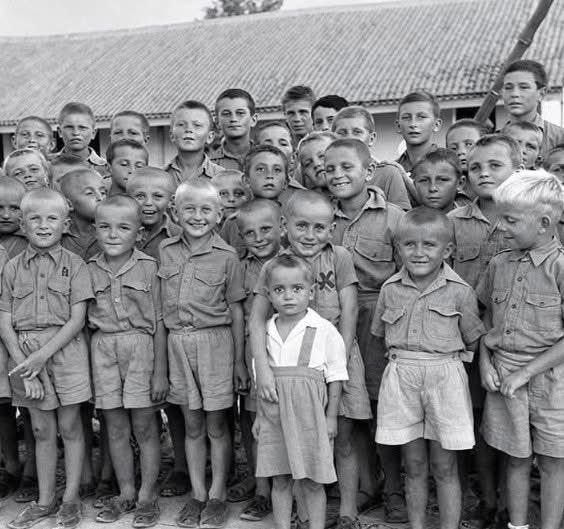 MrPitbull07's tweet image. When 740 children died at sea and every country said "no," one man—who had reason to remain silent—said "yes."
The year was 1942.
The ship drifted in the Arabian Sea, like a floating coffin.
There were 740 Polish children on board. Orphans. Survivors of Soviet labor camps, where…