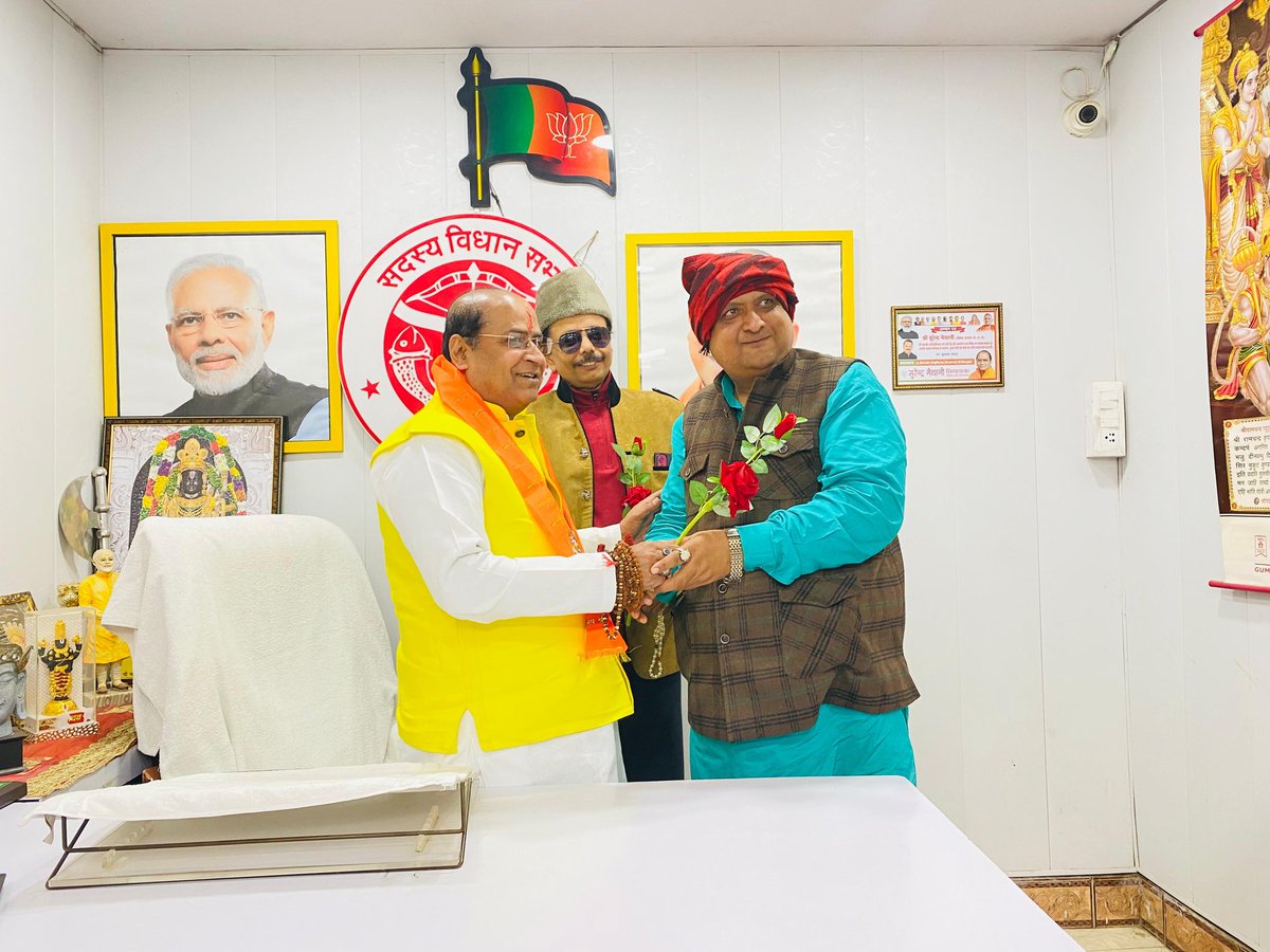 SurendraMaithan's tweet photo. जनता की सेवा और उनकी समस्याओं का समाधान हमारी सर्वोच्च प्राथमिकता है।
जनता दर्शन कार्यक्रम का
आज 1388वाँ दिवस एवं* 
वंदे मातरम गायन का 1225वाँ दिवस*
देवतुल्य जनता की समस्याओं को सुना तथा त्वरित निस्तारण हेतु संबंधित अधिकारियों को निर्देशित किया 
आपका सेवक-सुरेंद्र मैथानी(अधिवक्ता)विधायक
🙏🙏🙏🙏🙏🙏🙏🙏🙏

दिनांक- 02/01/2026

#BharatiyaJanataParty
#BJPUttarPradesh 
#NarendraModi 
#PMOIndia 
#JPNadda 
#AmitShah 
#MYogiAdityanath 
#SunilBansal 
#BhupendraSingh 
#DharampalSingh
#Jantadarshan