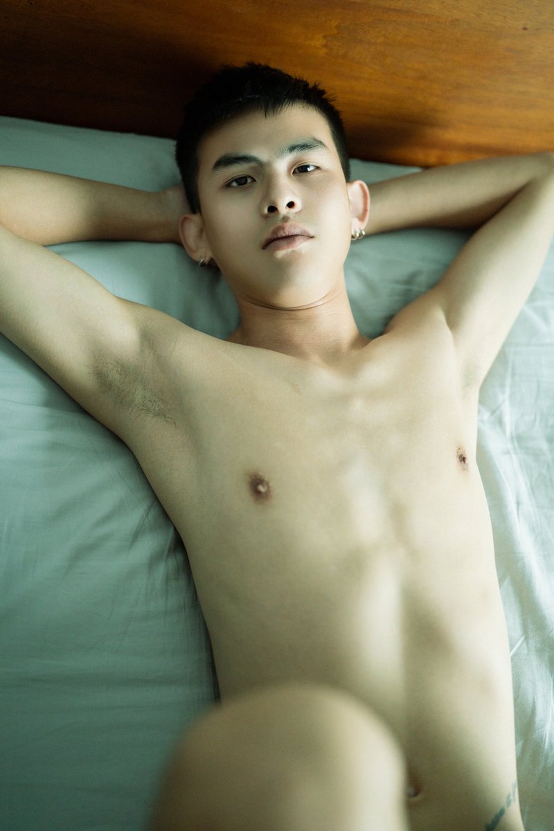 雙腿開開，等你進來🤤
-
#台南