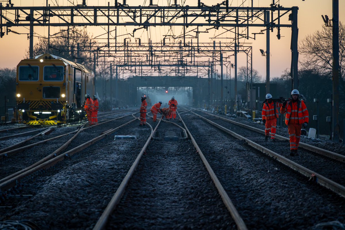 West Coast Main Line tweet media