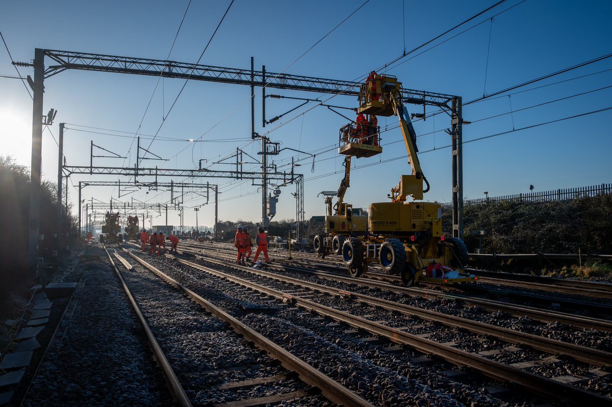 West Coast Main Line tweet media