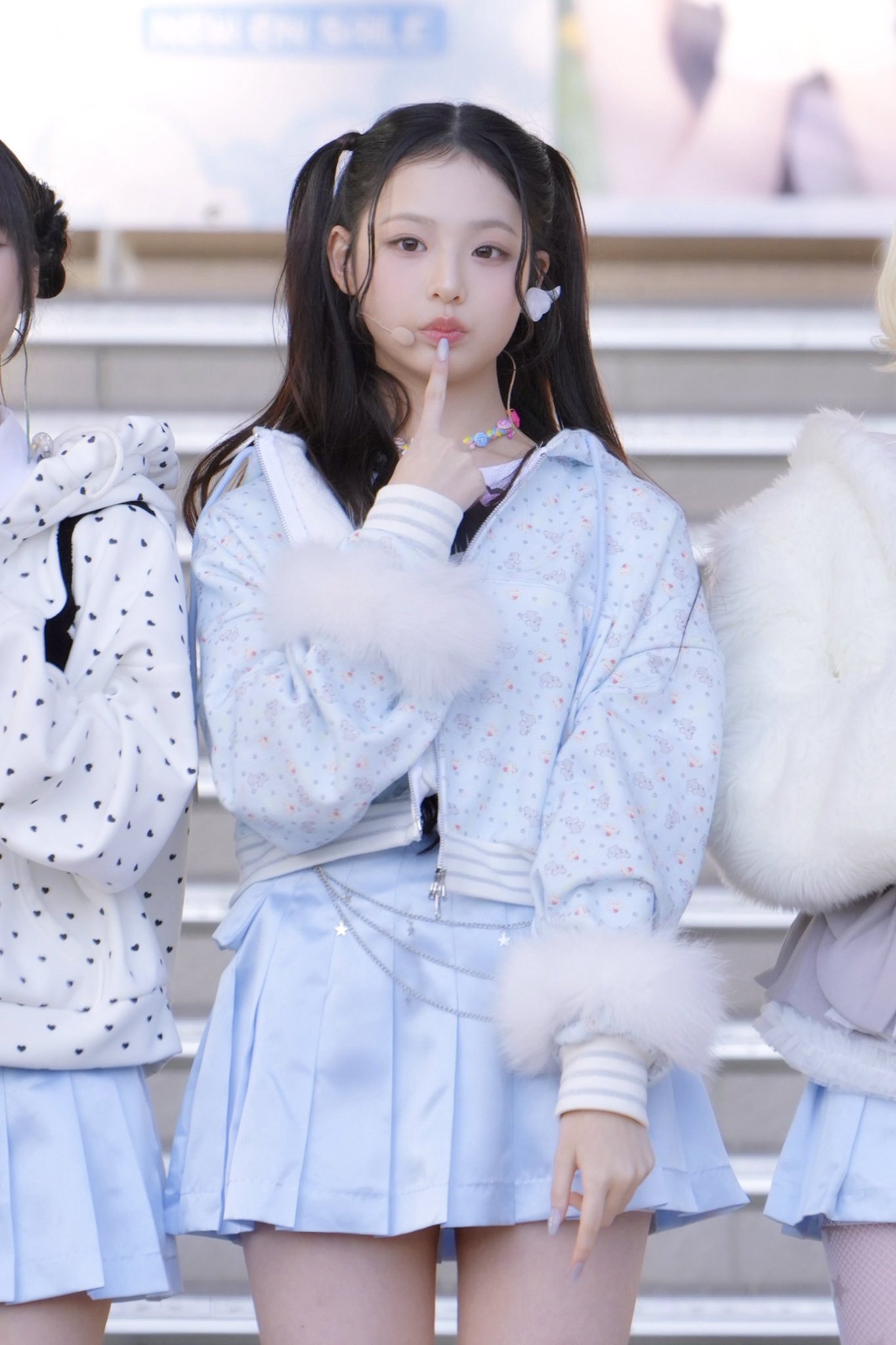 G9pHtW1aMAE2cy3.jpg:large
