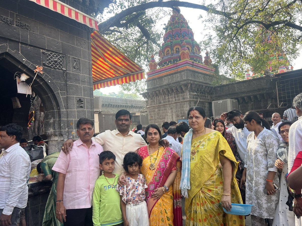 VijayJADAV6464's tweet photo. On new year day visited Shri Tulja Bhavani Temple in Tuljapur,

కొత్త సంవత్సరంలో కొత్త అవకాశాలు, కొత్త ఆశలు, సరికొత్త ఆనందాలు ఉండాలని, జీవితం సంతోషంగా ఉండాలని, నవ్వులతో నిండిపోవాలని మనస్ఫూర్తిగా కోరుకుంటున్నాను. మీకు, మీ కుటుంబ సభ్యులకు నూతన సంవత్సర శుభాకాంక్షలు. https://t.co/NAhkai2Fq2