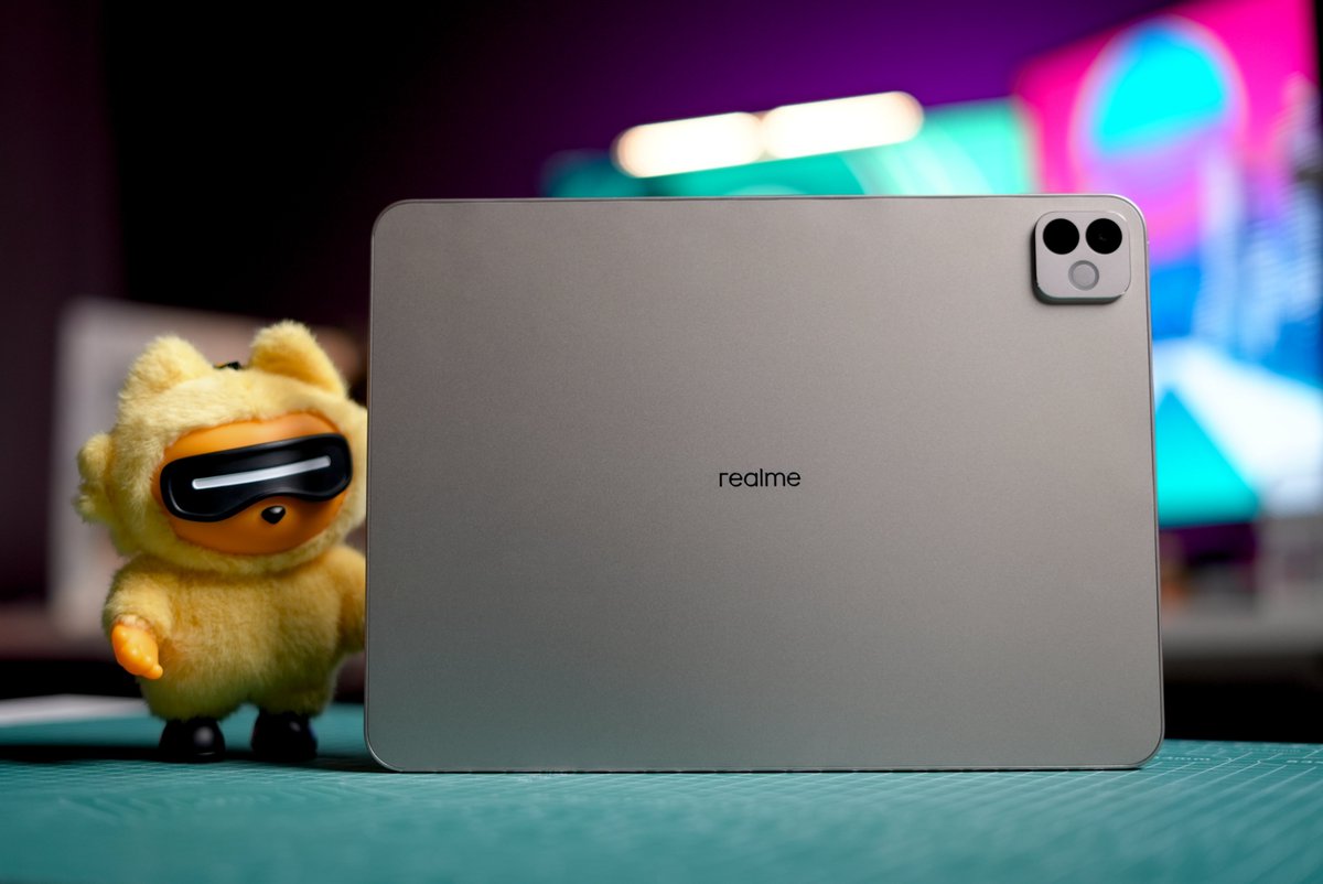 Alright.
500 likes and I'll definitely giveaway the realme Pad 3 😍