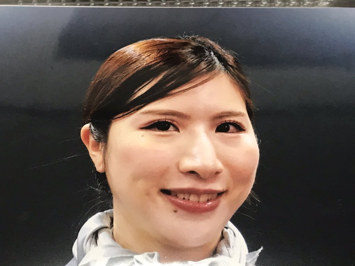 tomoyoshi6231's tweet photo. 2025年12月7日(日)
第13回大阪モーターショー
ベンツブース受付にて
#第13回大阪モーターショー @motorshow2023 
#ベンツブース @MercedesBenz_JP 
#石田理紗 @ishidarisa_623 https://t.co/D6KE520Fo5