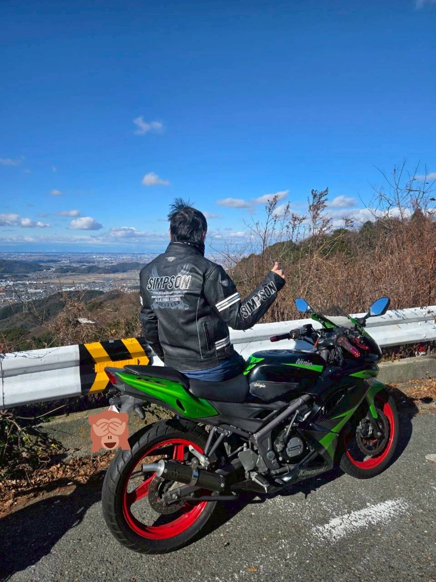 Ninja150RR_'s tweet photo. 明けましておめでとうございます
新春ツーリングin三河湾スカイライン
風強いー https://t.co/ZcZg29l6IJ