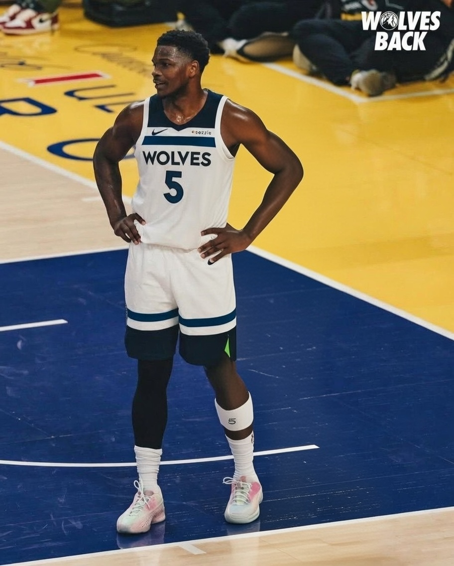 <a href="/NotLikeAnt/">💫</a>