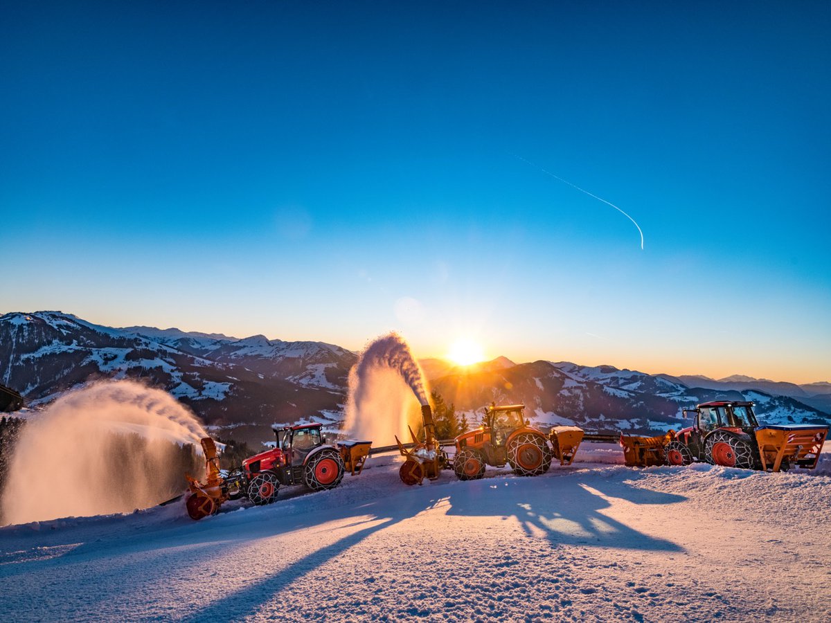 ✅Reliability
✅Efficiency
✅Precision

That's what you get with the Kubota M Series. Chat with the Lister Wilder team this January to explore the range. 

#KubotaTractor #NewYearNewTractor