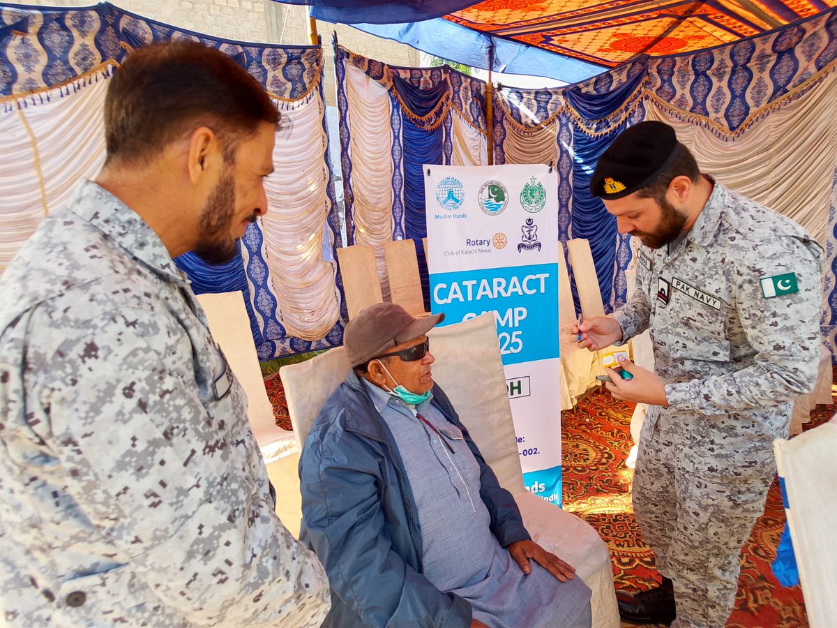 PN_HQCC's tweet photo. Eye Medical Camp at Gharo

Pakistan Navy in collaboration with Muslim Hands and Sahil Welfare organizations, conducted Two day Joint Medical Eye Camp with the objective of providing essential eye care services to the local community.
(1/3) https://t.co/MlCTmhDtpz