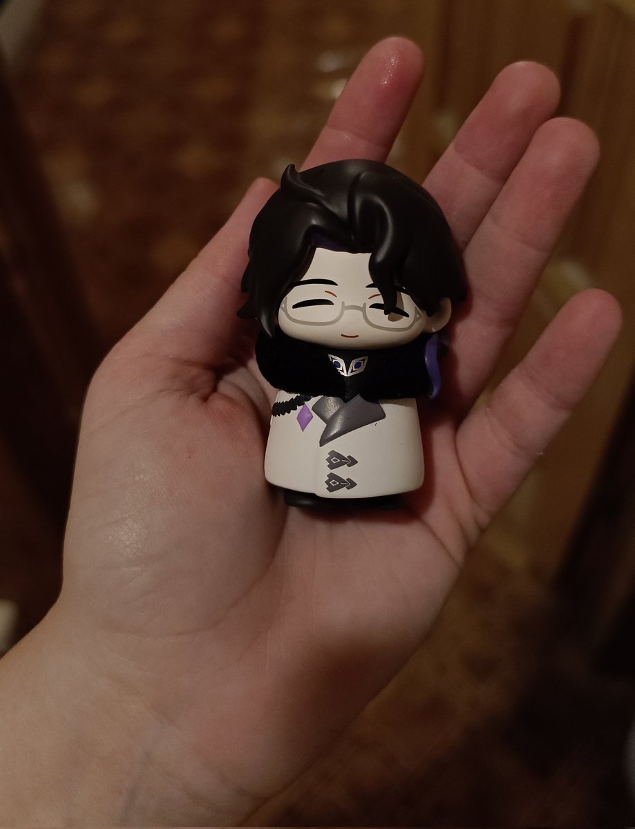 snekoden's tweet image. small even for my hand