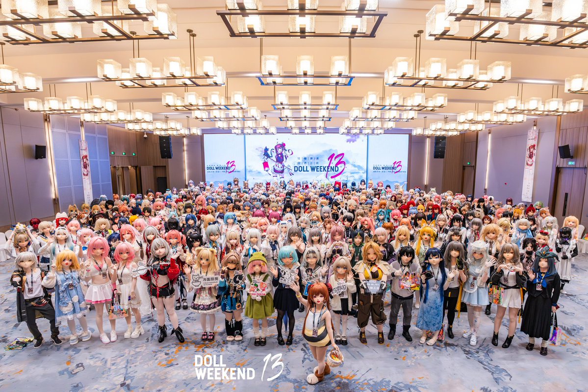 Doll Weekend 13 DAY1 Group Photo
DW13首日大合照～

#DW13
#doll_weekend