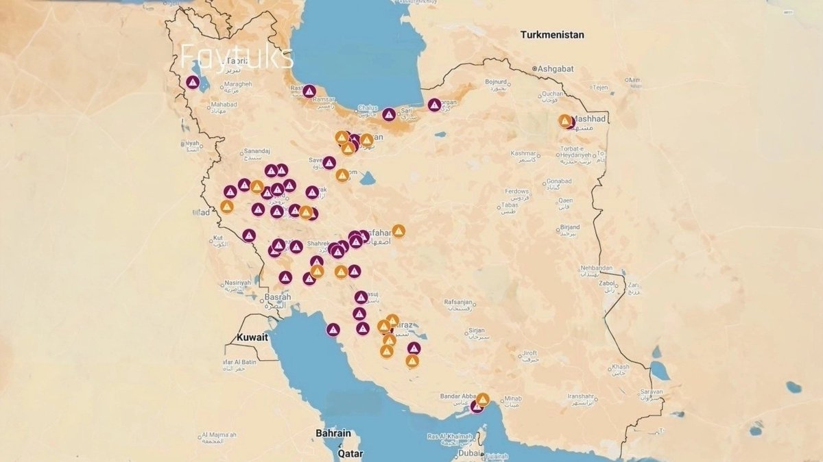RaheToseeh's tweet photo. هیچ اعتراضی تک عاملی نیست، اما هر اعتراضی عامل غالب دارد.
در اعتراضات اخیر، "عامل غالب" #فقر و #بیکاری است. کافی است نقشه پراکندگی اعتراضات را با نقشه فقر در ایران تطبیق دهیم. https://t.co/2p6O0lVqCO
