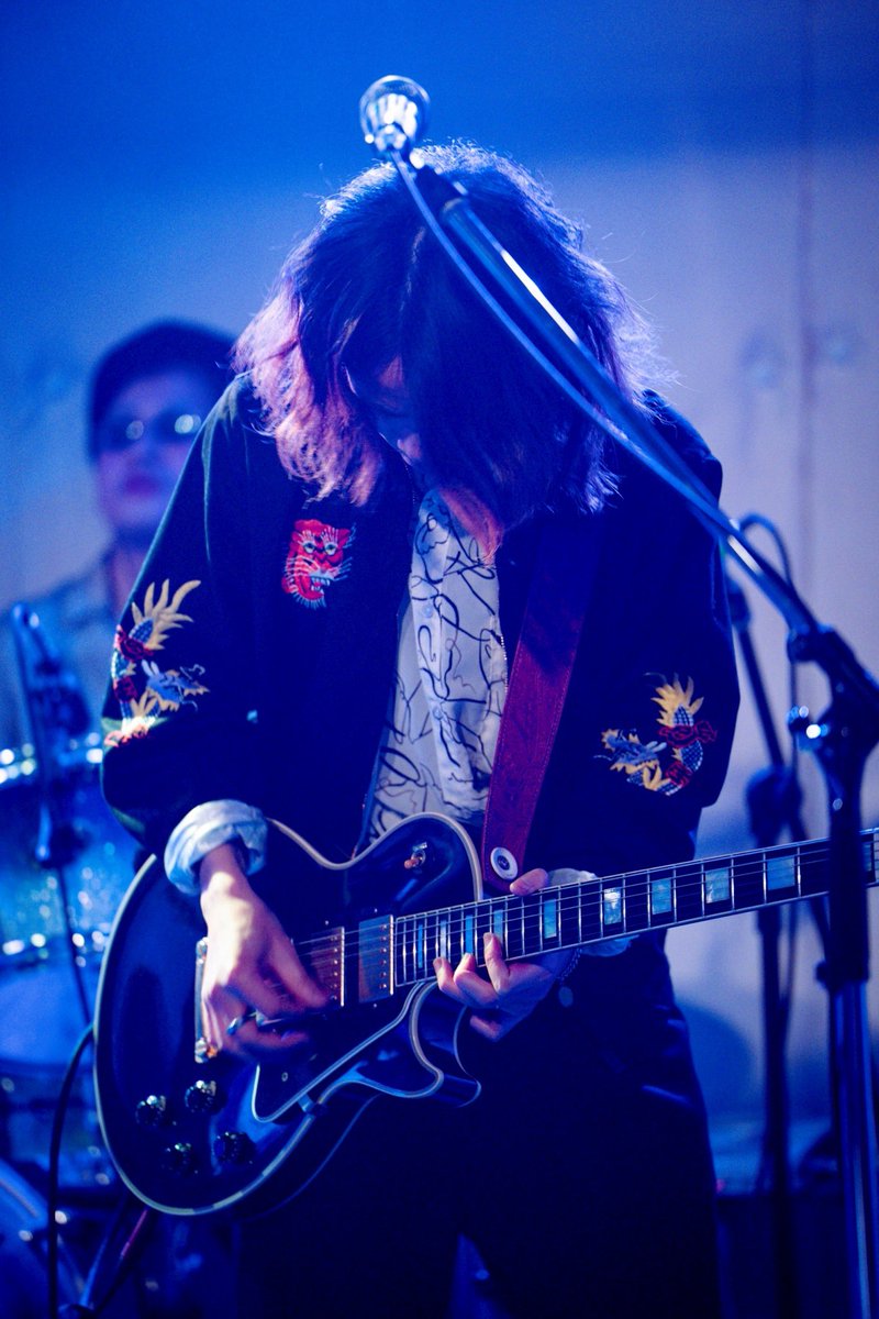 今年も仕事頑張って楽しい1年にしたいなと思います。12月美容室の予約お断りしてしまった皆様、1月2月はとんでもなく美容室暇なのでぜひご予約お待ちしてます。笑