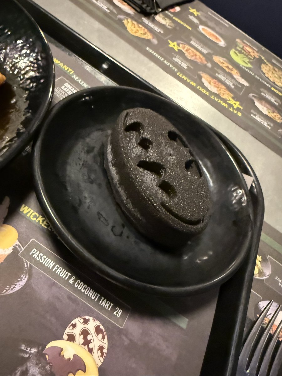 ayncomic426's tweet image. 入って速攻ゴッサムシティでお昼ごはん。
ほんと無限に居れる、やばすぎ(落ち着け)