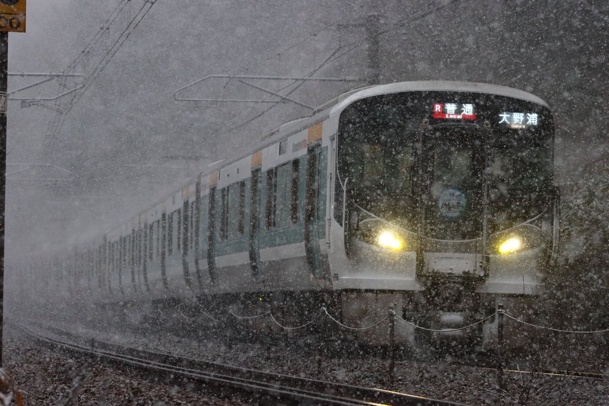 2026/1/2 327M 227系A12+A63 念願のドカ雪×広電ラッピング ケツ切った