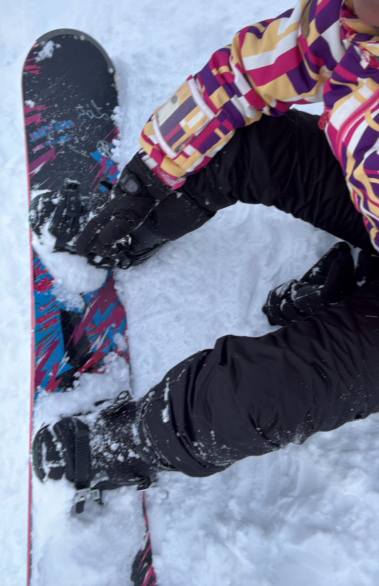 winpter's tweet image. Snowboarder hanna