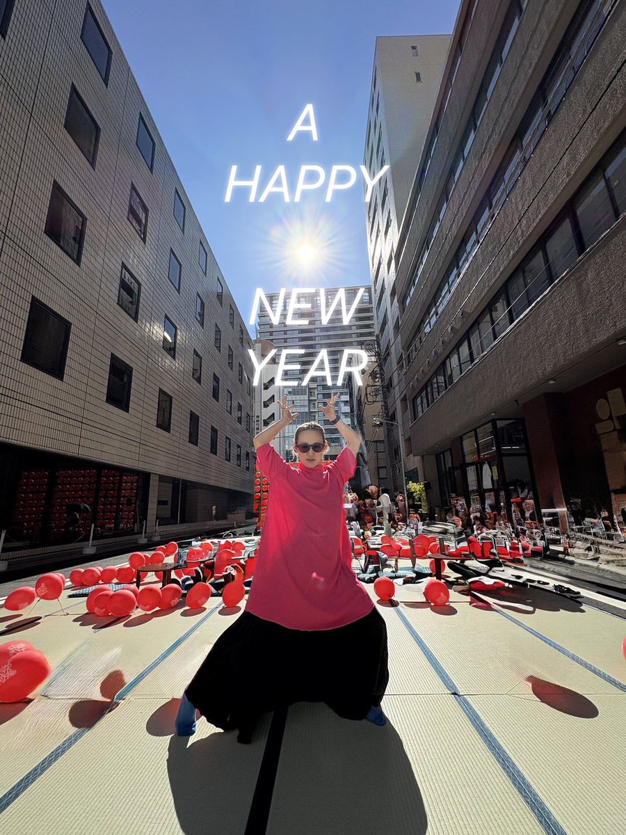 me_you327's tweet photo. 2025年は、指導者としてもダンサーとしても衣裳も自分が思っていた以上の挑戦をさせて頂きました。
今年も沢山挑戦するぞー！！！！
1年間大きく体調を崩すことがなかったのも幸せでした。
今年も元気に笑って飲んで踊って過ごせますように。
새해 북 많이 받으세요
梶原未由 https://t.co/xYtrbYGIBy