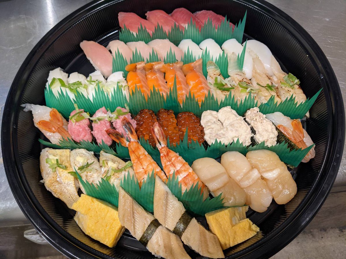 Ikkizushi's tweet photo. 皆様あけましておめでとうございます！
2026年の一輝寿しは、本日より開店。今年も大将1人で悪戦苦闘・孤立無援・四面楚歌で頑張ります！あざっす！ファインせんきゅー！チョベリグ！ https://t.co/Lij0ucf5Lr
