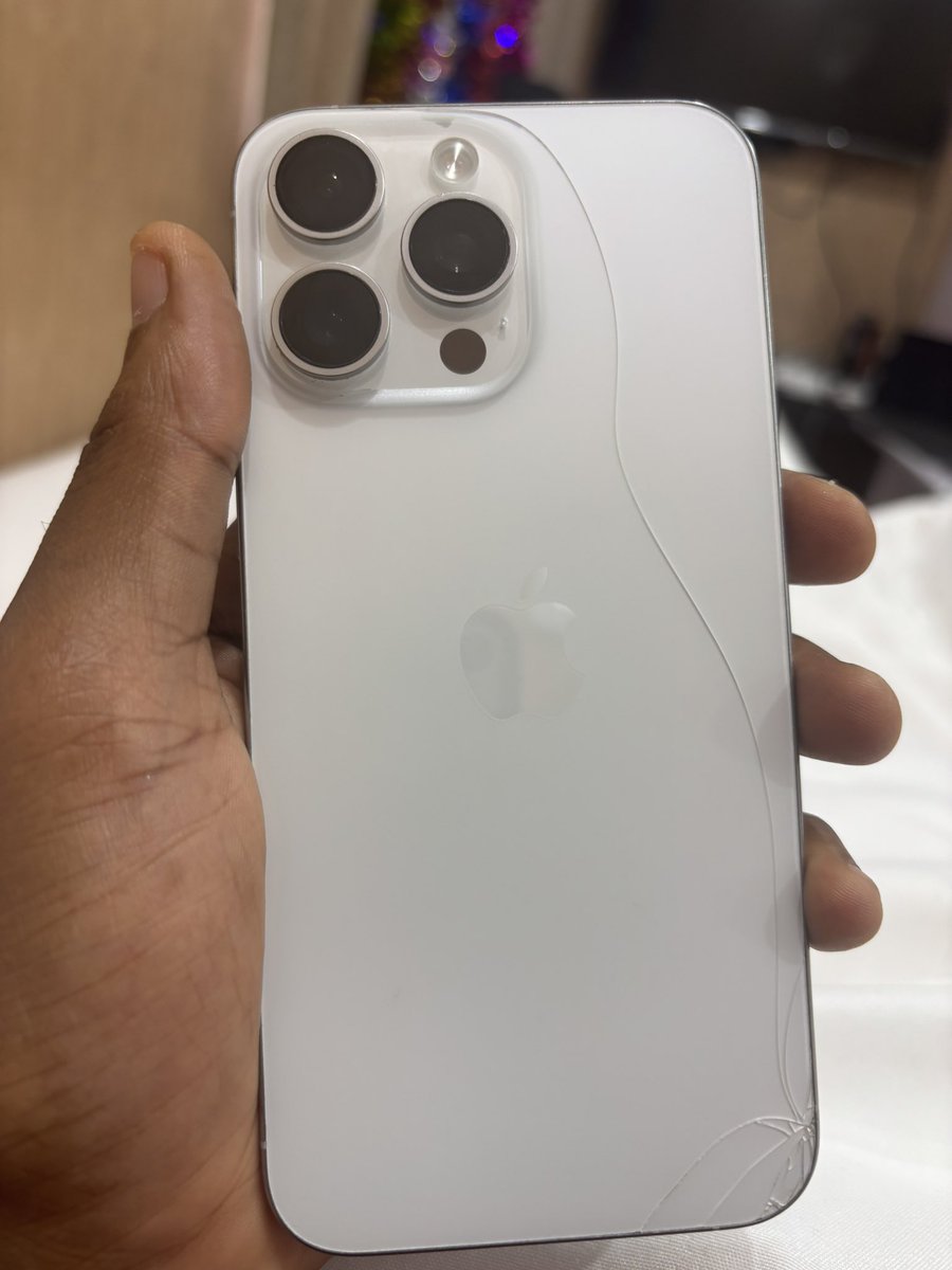 Mz_Tosyn's tweet image. I have this IPhone 15 Pro max for sale, 256gb,  battery life 78%
It’s going for 1.1m. Please Repost.