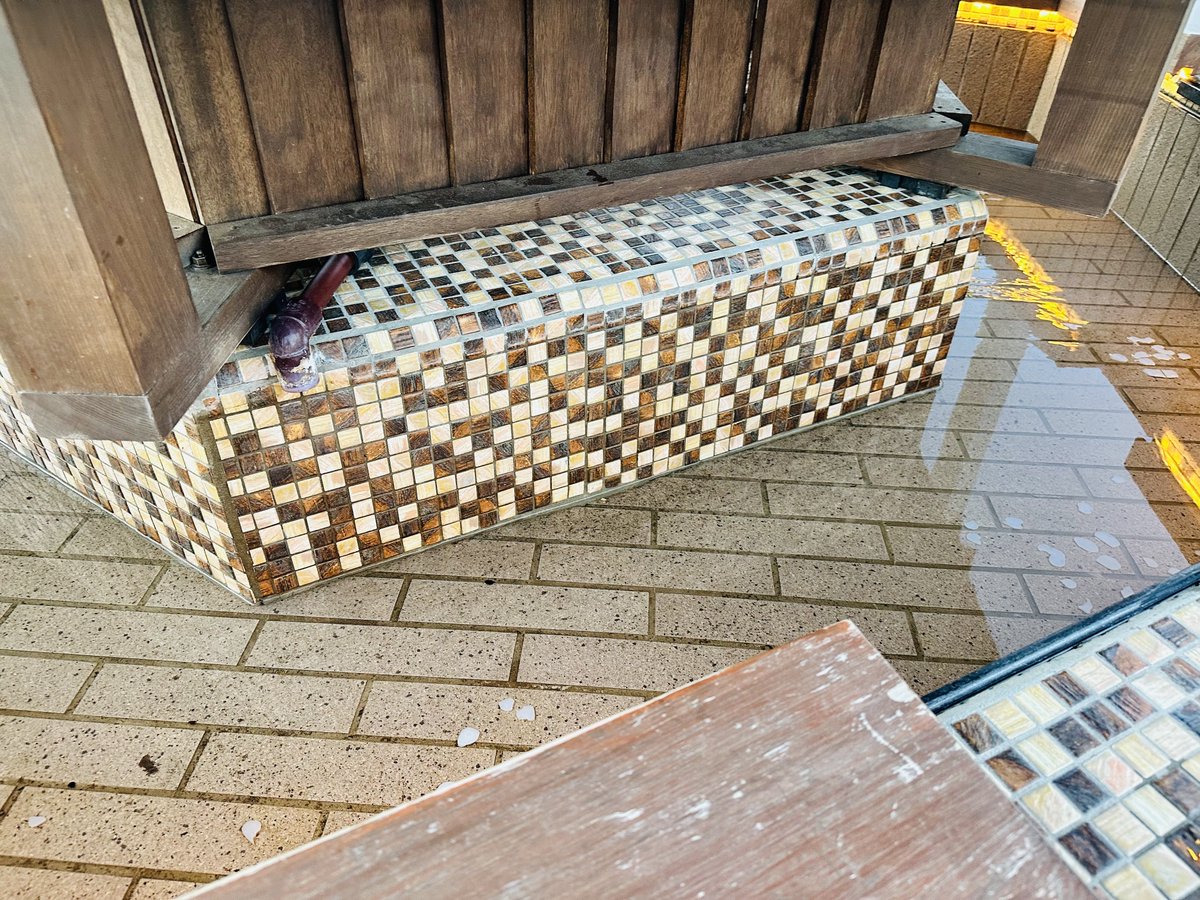 めっちゃさみぃから入んなかったけど足湯とかもありますた😌