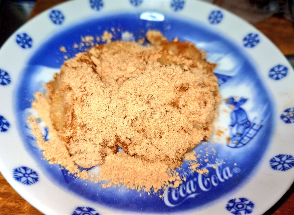 昨日のもちちゃんにならってきなこもち作りました 見た目はそんなに