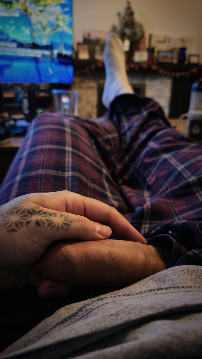 Good morning slut Dogs 🐕 is that morning wood for me?
Or is your hole needing stuffed horny pup?