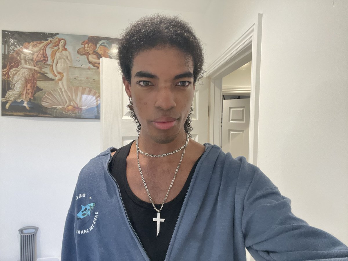 vleedit's tweet image. 