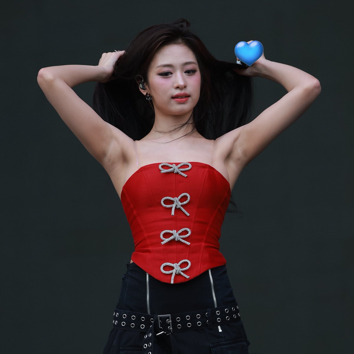 oservicen's tweet photo. #BABYMONSTER #베이비몬스터
#AHYEON #아현 #アヒョン

🆕 KING 👑💙

4K DOWNLOAD PLEASE REPOST 🙏💙 https://t.co/bwcFGBweRo